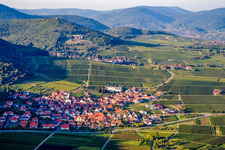 Vue aérienne de Du sud à Leinsweiler dans le département Rhénanie-Palatinat, Allemagne