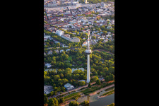 Vue aérienne de Tour de télécommunications Mannheim à le quartier Neckarstadt-Ost in Mannheim dans le département Bade-Wurtemberg, Allemagne