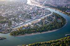 Vue aérienne de Île du parc depuis le sud à le quartier Süd in Ludwigshafen am Rhein dans le département Rhénanie-Palatinat, Allemagne