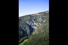 Vue aérienne de Décollage en parapente de Lijak / Vzletišče jadralnih padalcev Lijak à Nova Gorica dans le département Slovénie, Slovénie