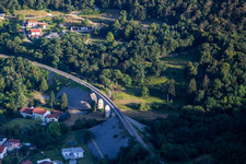 Vue aérienne de Viaduc ferroviaire à Nova Gorica dans le département Slovénie, Slovénie