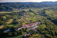 Château Sainte-Croix / Grad Vipavski Križ à Ajdovščina dans le département Slovénie, Slovénie d'en haut