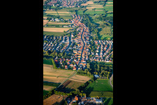 Vue aérienne de De l'ouest à Freckenfeld dans le département Rhénanie-Palatinat, Allemagne