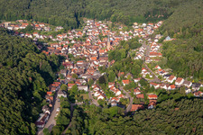 Vue aérienne de De l'est à Dörrenbach dans le département Rhénanie-Palatinat, Allemagne