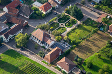 Vue aérienne de Château à Oberotterbach dans le département Rhénanie-Palatinat, Allemagne