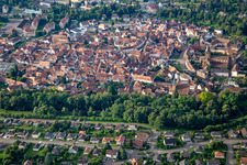 Vue aérienne de Du nord à Wissembourg dans le département Bas Rhin, France
