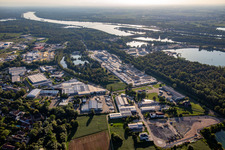 Vue aérienne de Zone industrielle de Salmenkopf à le quartier Freistett in Rheinau dans le département Bade-Wurtemberg, Allemagne