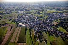 Vue aérienne de Du nord-est à le quartier Bodersweier in Kehl dans le département Bade-Wurtemberg, Allemagne