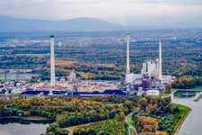 Vue aérienne de EnBW construit une nouvelle centrale au charbon sur Rheinhafen à le quartier Rheinhafen in Karlsruhe dans le département Bade-Wurtemberg, Allemagne