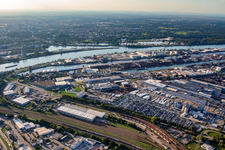 Vue aérienne de Gare de fret et port rhénan vus du sud-est à Kehl dans le département Bade-Wurtemberg, Allemagne
