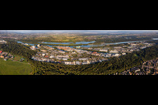 Vue aérienne de Panorama des ports rhénans de Strasbourg Port autonome de Strasbourg Terminaux Rhin Europe à le quartier Straßburg-Neuhof in Straßburg dans le département Bas Rhin, France