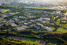 Vue aérienne de Zone commerciale Le Parc d'innovation Strasbourg avec l'Institut Clinique De La Souris, IGBMC - Institut de génétique et de biologie moléculaire et cellulaireaire, Transgene SA et Thermo Fisher Scientific à Illkirch-Graffenstaden dans le département Bas Rhin, France