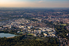Vue aérienne de CANDIÈRE EST et Cimetière Sud à le quartier Canardière in Straßburg dans le département Bas Rhin, France