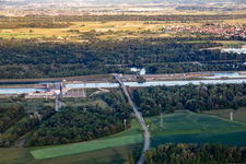 Photographie aérienne de Écluses'/Centrale hydroélectrique EDF à l'écluse du Grand Canal D'Alsace EDF de Gerstheim à Gerstheim dans le département Bas Rhin, France