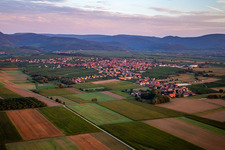 Vue aérienne de Le matin du sud-est à Epfig dans le département Bas Rhin, France