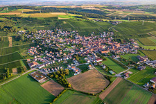 Vue aérienne de Nordheim dans le département Bas Rhin, France