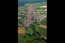 Vue aérienne de De l'est à Eschbach dans le département Bas Rhin, France