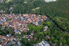 Vue aérienne de Vieille ville historique du sud-ouest à Meisenheim dans le département Rhénanie-Palatinat, Allemagne