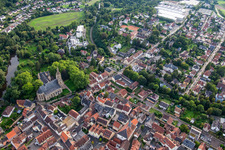 Vue aérienne de Amtsgasse à Meisenheim dans le département Rhénanie-Palatinat, Allemagne