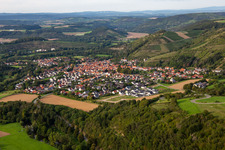 Vue aérienne de Du sud à le quartier Odernheim in Odernheim am Glan dans le département Rhénanie-Palatinat, Allemagne