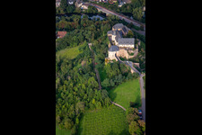 Photographie aérienne de Château Ebernburg / Centre familial protestant de vacances et d'éducation Ebernburg à le quartier Ebernburg in Bad Kreuznach dans le département Rhénanie-Palatinat, Allemagne