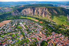 Vue aérienne de Au pied du Rotenfels à le quartier Ebernburg in Bad Kreuznach dans le département Rhénanie-Palatinat, Allemagne