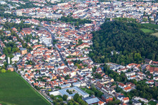 Vue aérienne de Kauzenberg de l'ouest à Bad Kreuznach dans le département Rhénanie-Palatinat, Allemagne
