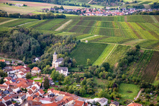 Vue aérienne de Château de Koppenstein Mandel sous le Wingertshäuschen Mandel à Mandel dans le département Rhénanie-Palatinat, Allemagne