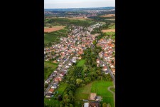 Vue aérienne de De l'ouest à Weinsheim dans le département Rhénanie-Palatinat, Allemagne