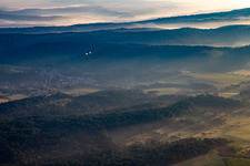 Vue aérienne de Tschai dans les airs sur son Triangle FAI de 347 km à le quartier Hohenklingen in Knittlingen dans le département Bade-Wurtemberg, Allemagne