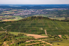 Vue aérienne de Vignoble de Wunnenstein à le quartier Winzerhausen in Großbottwar dans le département Bade-Wurtemberg, Allemagne