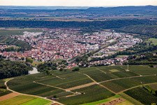 Vue aérienne de Du nord-est à Lauffen am Neckar dans le département Bade-Wurtemberg, Allemagne