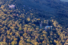 Vue aérienne de Antennes radar au Col de Stiefelsberg à Cleebourg dans le département Bas Rhin, France