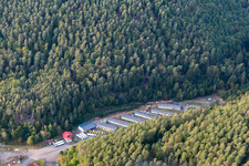 Vue aérienne de Parc d'activités de Neudahn avec concession automobile Korn à Dahn dans le département Rhénanie-Palatinat, Allemagne