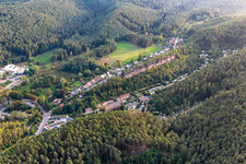 Vue aérienne de Camping « Büttelwoog » à Dahn dans le département Rhénanie-Palatinat, Allemagne