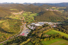 Vue aérienne de Zone industrielle de Reichenbach à Dahn dans le département Rhénanie-Palatinat, Allemagne