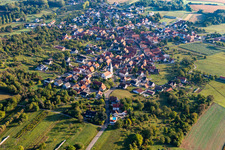 Vue aérienne de Du sud-ouest à Morsbronn-les-Bains dans le département Bas Rhin, France