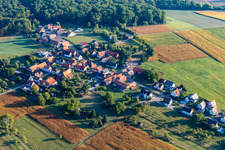Merkwiller-Pechelbronn dans le département Bas Rhin, France vue du ciel