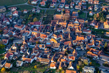 Vue aérienne de Rue Haupt à Birkweiler dans le département Rhénanie-Palatinat, Allemagne