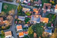 Vue aérienne de Domaine viticole/bar à vin Vogler à le quartier Heuchelheim in Heuchelheim-Klingen dans le département Rhénanie-Palatinat, Allemagne