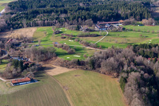 Vue aérienne de Club de golf de Berkramerhof à le quartier Dorfen in Icking dans le département Bavière, Allemagne