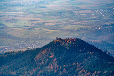 Vue aérienne de YBURG vu de l'est à le quartier Neuweier in Baden-Baden dans le département Bade-Wurtemberg, Allemagne