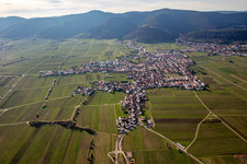 Vue aérienne de De l'est à le quartier Diedesfeld in Neustadt an der Weinstraße dans le département Rhénanie-Palatinat, Allemagne
