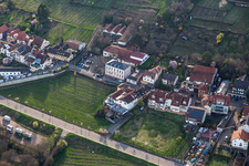 Vue aérienne de Entre la Weinstrasse et la Dammstrasse à le quartier Hambach an der Weinstraße in Neustadt an der Weinstraße dans le département Rhénanie-Palatinat, Allemagne