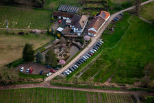 Vue aérienne de Restaurant de campagne Burrweiler Mühle am Modenbach à Burrweiler dans le département Rhénanie-Palatinat, Allemagne