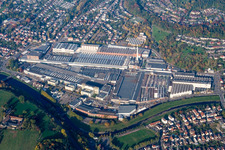 Vue aérienne de Usine Mercedes-Benz de Daimler AG Gaggenau à Gaggenau dans le département Bade-Wurtemberg, Allemagne