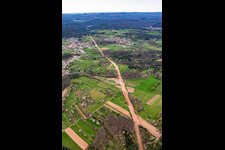 Vue aérienne de Reconstruction du tronçon de 51 km du gazoduc transeuropéen (TENP-I entre les Pays-Bas et la Suisse) entre Mittelbrunn et Klingenmünster à le quartier Gossersweiler in Gossersweiler-Stein dans le département Rhénanie-Palatinat, Allemagne