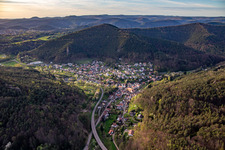Vue aérienne de Du sud-ouest à Lug dans le département Rhénanie-Palatinat, Allemagne