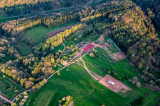 Vue aérienne de Aussiedlerhof à Oberschlettenbach dans le département Rhénanie-Palatinat, Allemagne