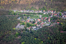 Vue aérienne de Dans la cellule à Dörrenbach dans le département Rhénanie-Palatinat, Allemagne